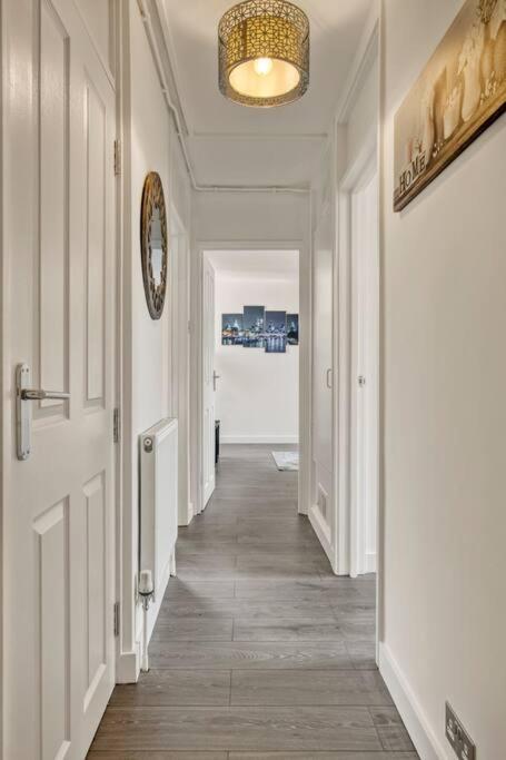 Hidden Gem In Battersea W/ Free Parking Apartamento Londres Exterior foto